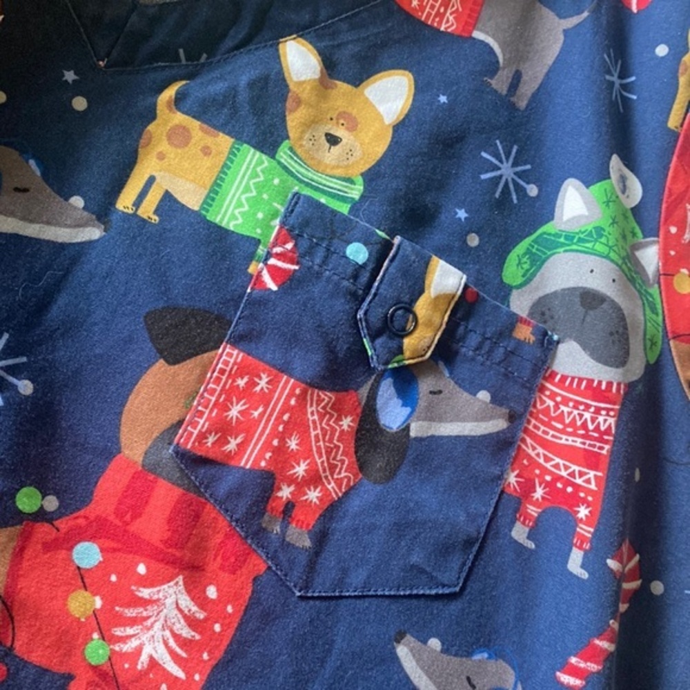Butter-Soft Cuddly Pups 5-Pocket Scrub Top